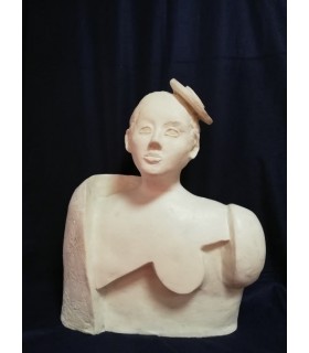 SIGNORA CON CAPELLINO